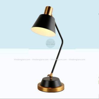 Đèn bàn DC711