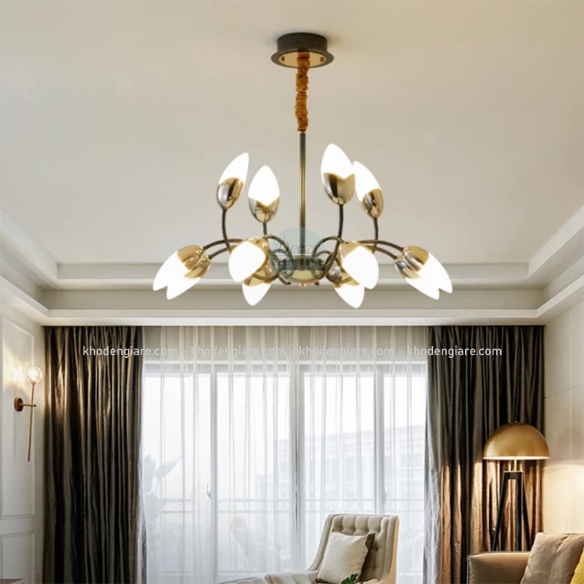 Nếu bạn muốn tạo điểm nhấn trang trí mới cho không gian phòng khách của mình, Decor lighting đèn thả trần trang trí phòng khách sẽ là lựa chọn hoàn hảo. Với sự kết hợp giữa đèn trang trí và đèn thả trần, sản phẩm mang lại cho không gian phòng khách của bạn sự độc đáo và tinh tế, phù hợp với nhiều phong cách trang trí khác nhau.