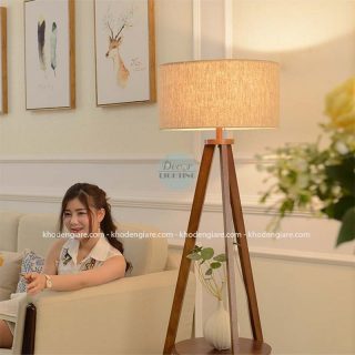 Đèn cây gỗ phòng khách DC867