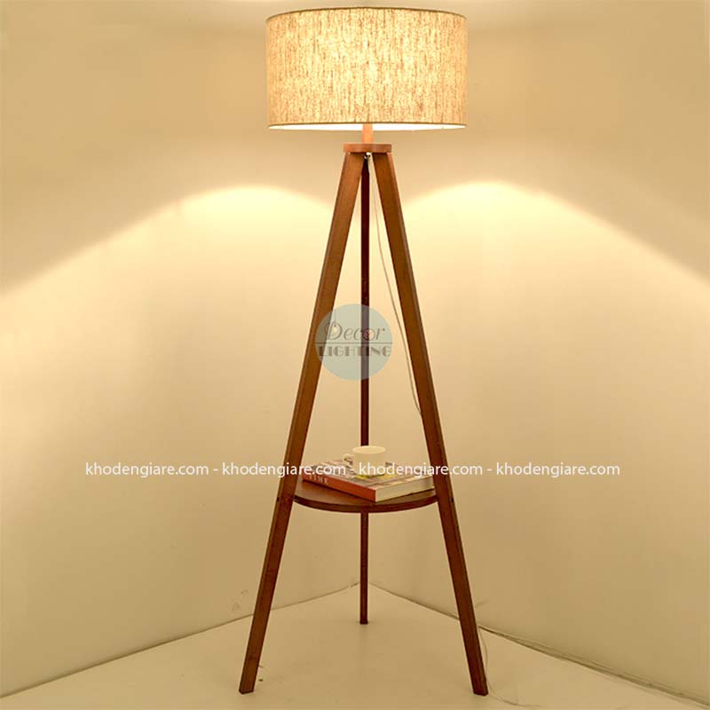 Đèn cây gỗ phòng khách DC867