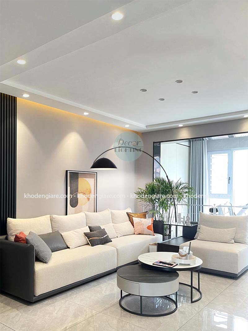 Đèn cây hiện đại DC896