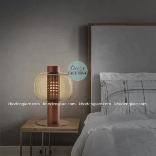 Đèn Bàn Kim Loại Chao Thủy Tinh DCB050B