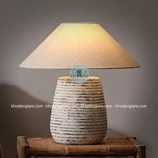 Đèn bàn gốm khắc vằn ngang thô mộc DCB054