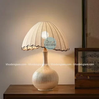 Đèn bàn gốm ngọc trai cổ điển DCB061B