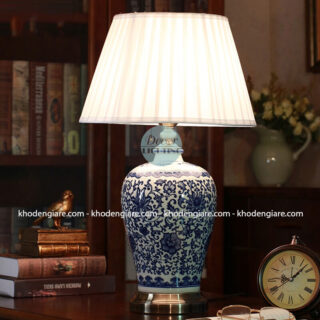 Đèn bàn gốm sứ hoa văn lam cổ điển DCB071
